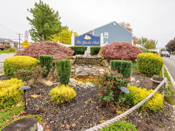 100 Baker Court #15, Island Park, NY 11558