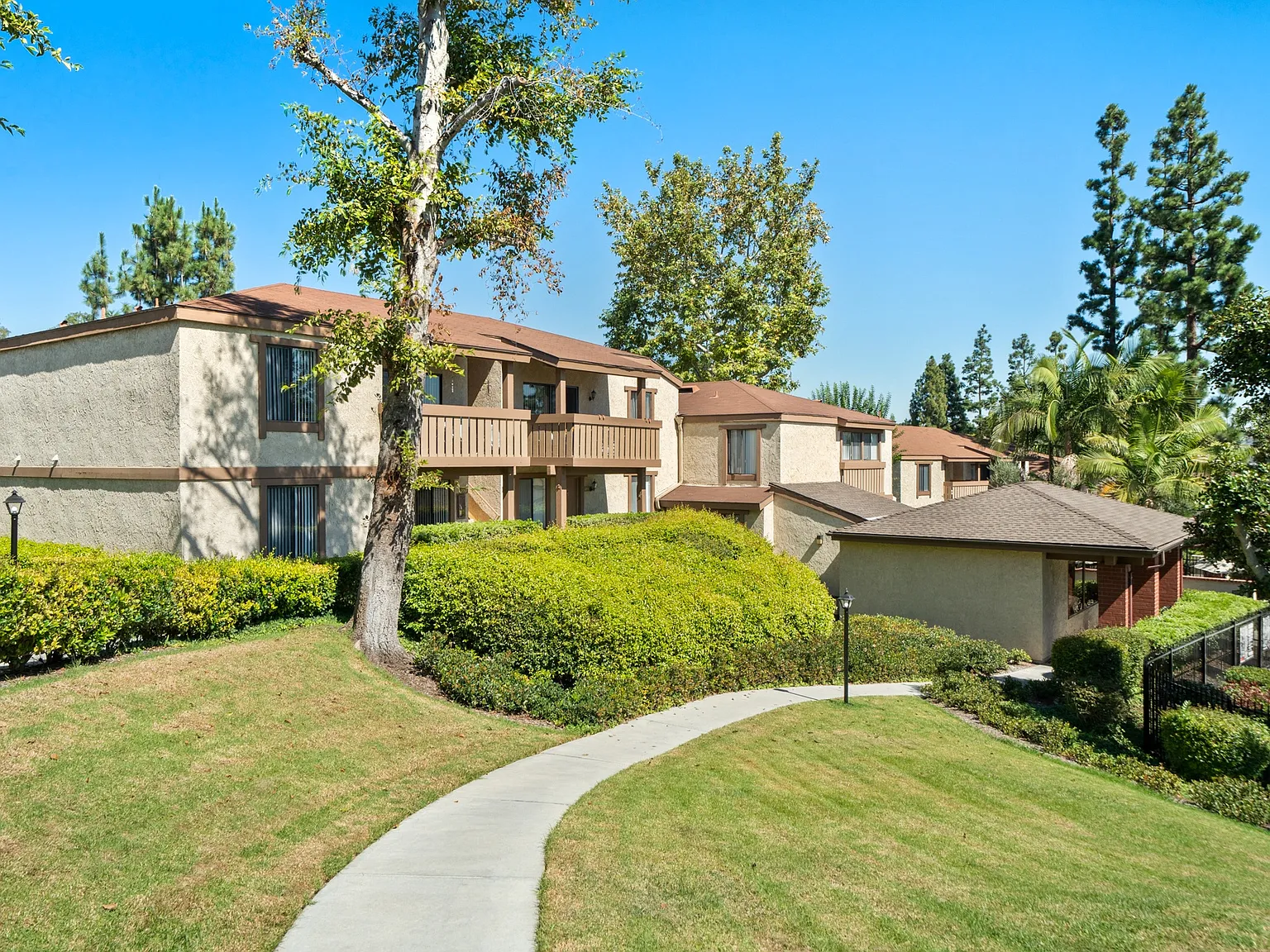Cinnamon Ridge — Photo 1