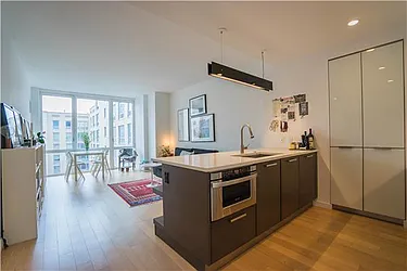 Rented by R New York