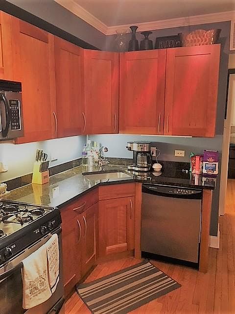 Kitchen:  Granite, Stainless Steel, Dishwasher/Garbage Dispo
