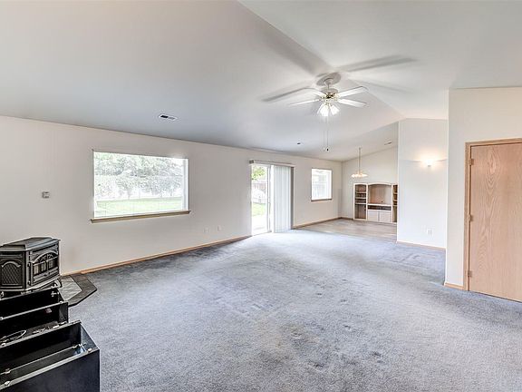 2nd image of 5102 Thrush Ct