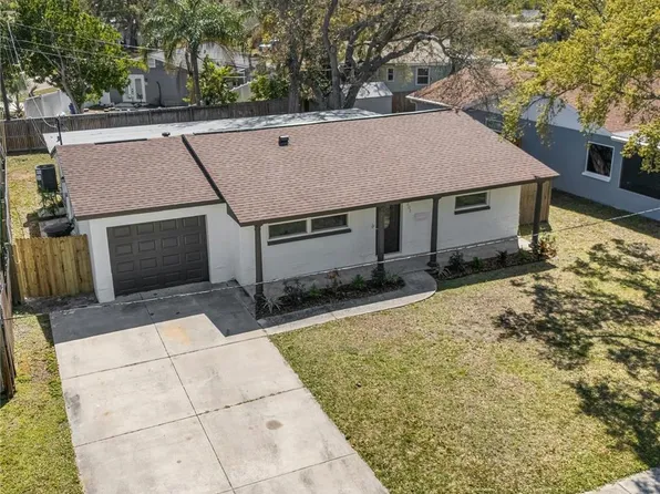 8201 Riverside Dr NE, Saint Petersburg, FL 33702