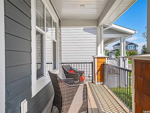3rd image of 278 Eaton Cres