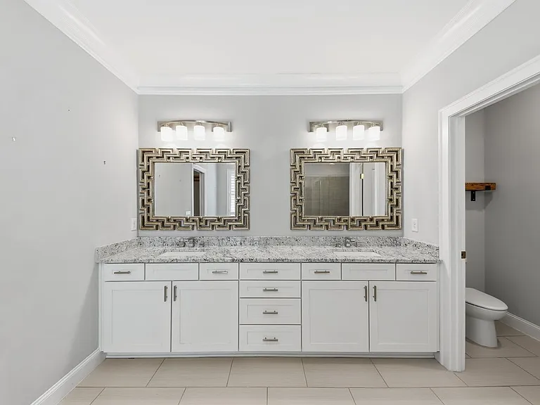 209 Highland Park — Photo 24