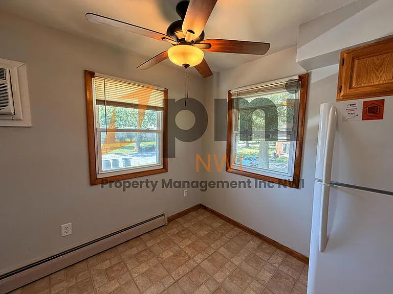 2591 Parkview St #1 — Photo 5