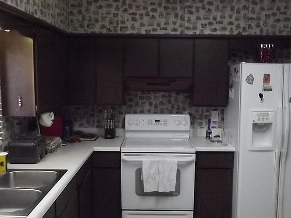 4th image of 615 W Chicago St