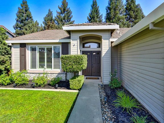 2nd image of 1314 Longfellow Cir