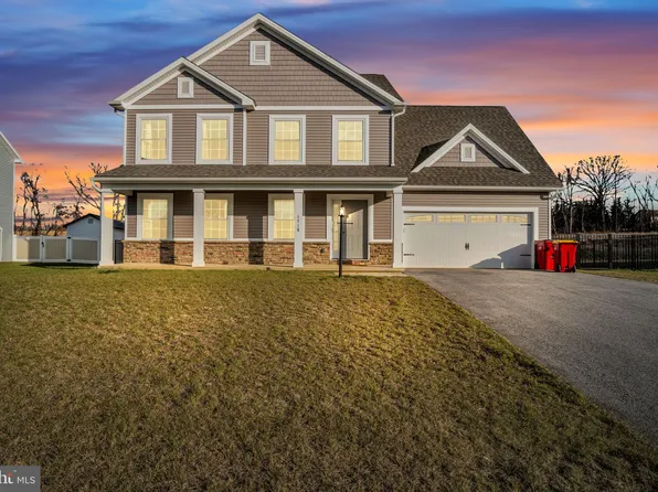 1718 Treeline Dr, Shippensburg, PA 17257