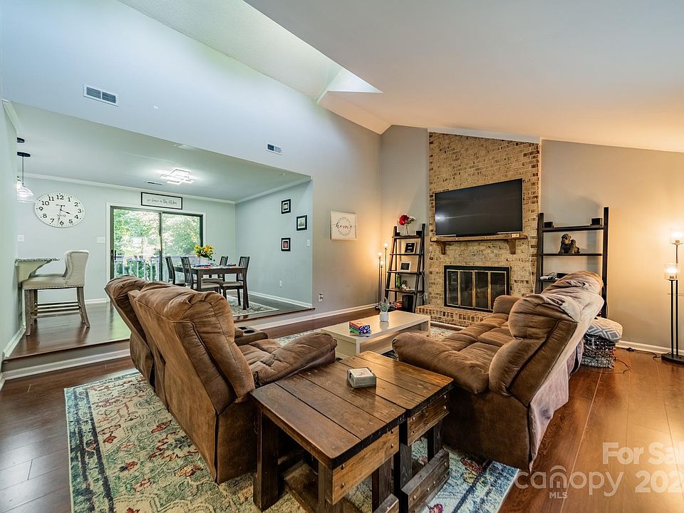 1st image of 1721 Farm Pond Ct