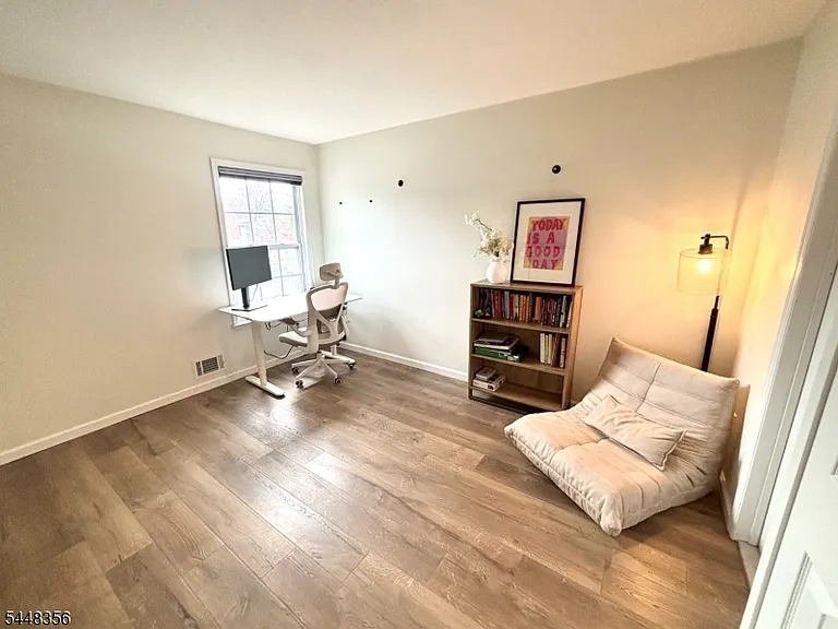 702 Pinehurst Ct #7 — Photo 16