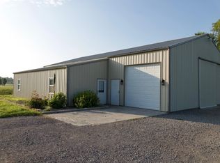 12855 Cochran Rd, Marion, IL 62959