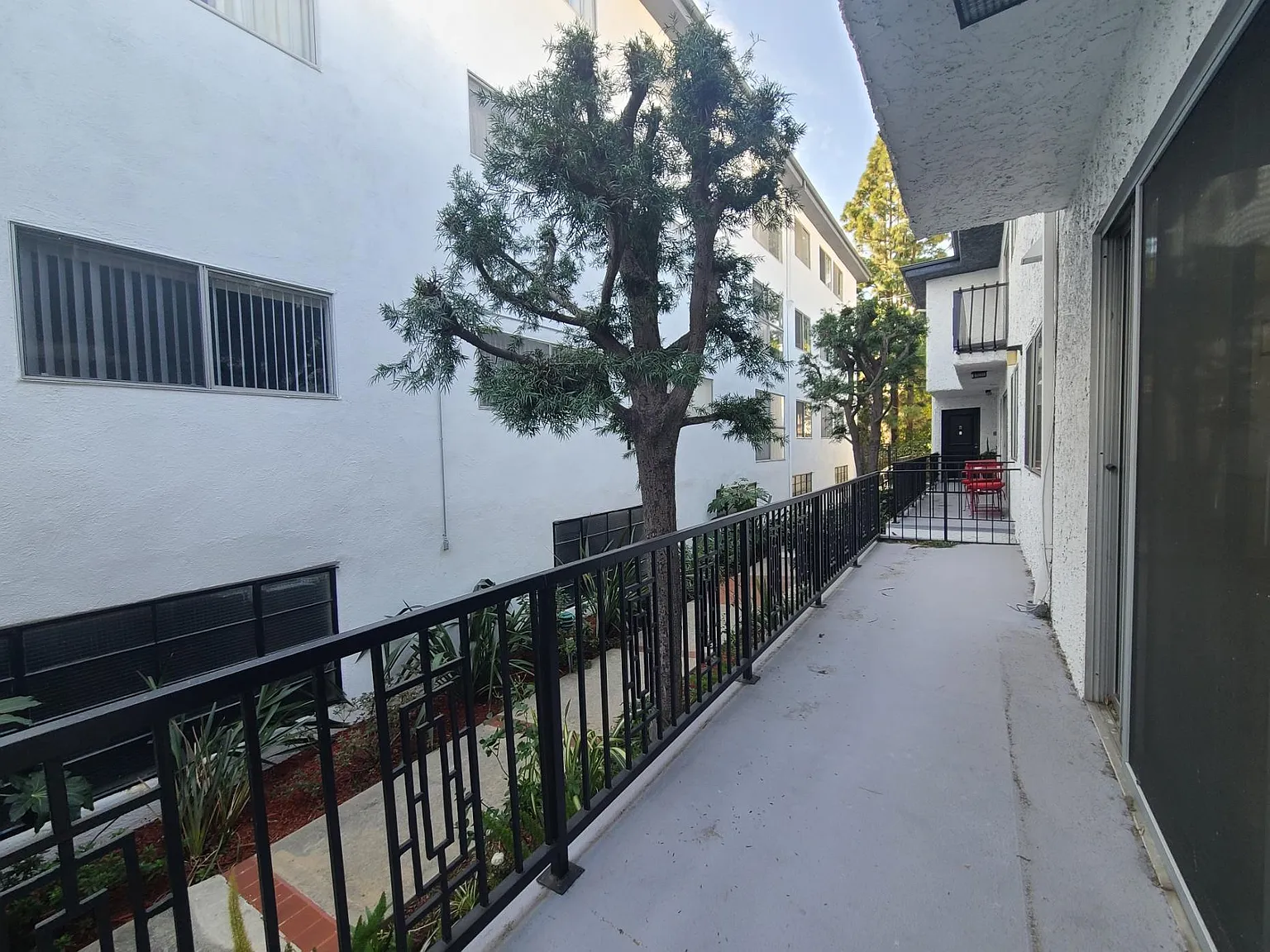 1 bed, 850 sqft, $2,495 — Photo 4