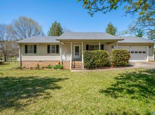 1215 Coats Bend Rd, Gadsden, AL 35901