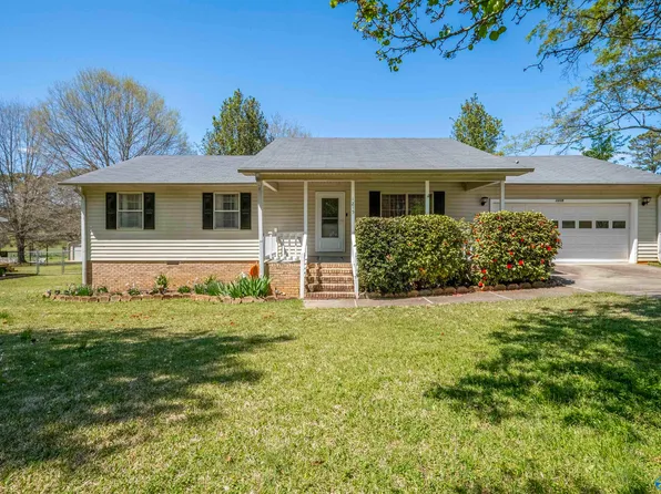 1215 Coats Bend Rd, Gadsden, AL 35901