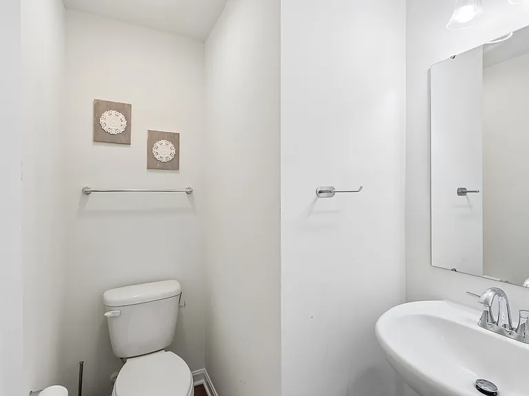 1105 Deerfield Dr — Photo 1