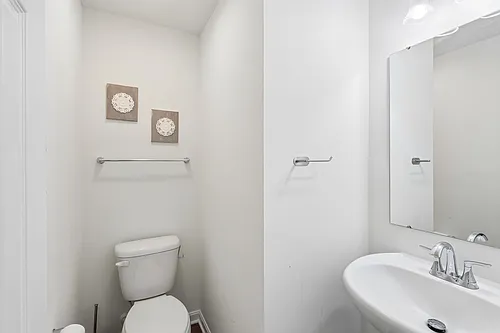 1105 Deerfield Dr Photo 1