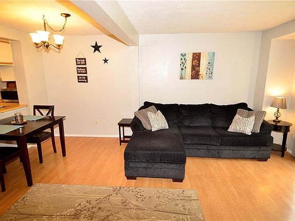 4th image of 3217B Sherwood Dr