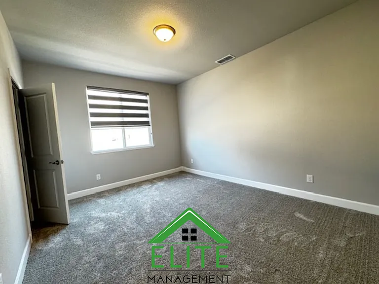 3008 Vaughn Way — Photo 9