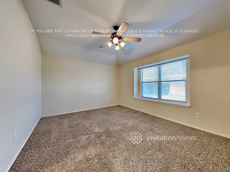 950 Heather St — Photo 8