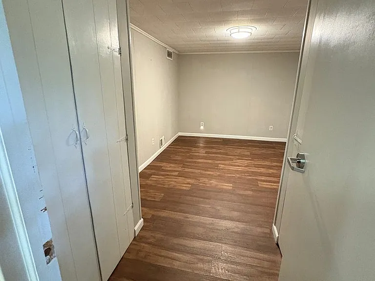 3 bedroom 3 bath in Spartanburg with Lots of Space Workshop in the garage!! — Photo 41