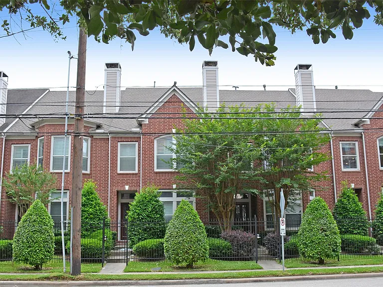 2905 W Dallas St — Photo 1