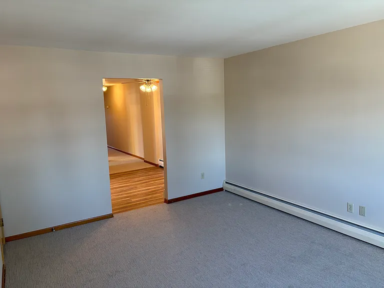 77 Heald St — Photo 8