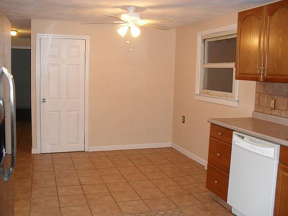 4th image of 90 Gainsville Dr