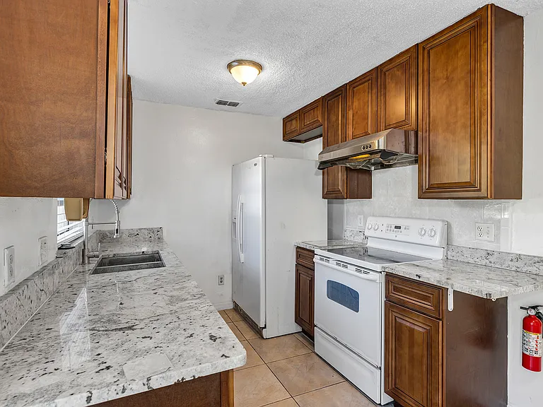 2474 Rouse Rd — Photo 15