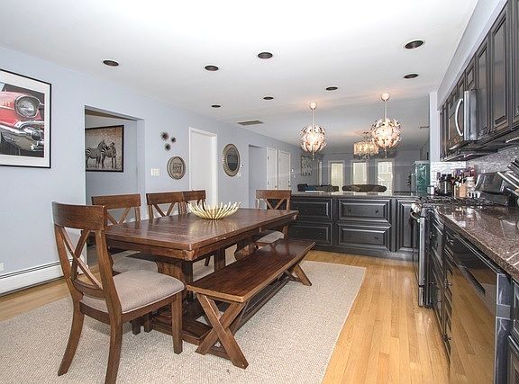 3rd image of 3811 S Parnell Ave