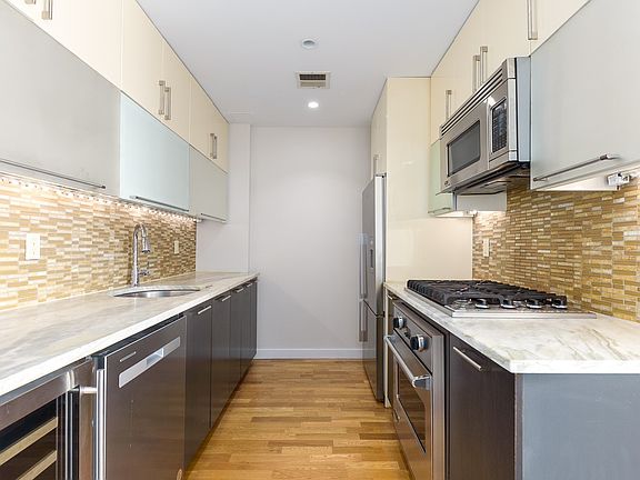 5th image of 500 4th Ave APT 7J