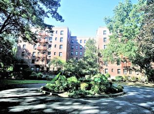 125 Larchmont Acres APT D, Larchmont, NY 10538