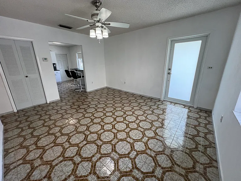 821 NW 23rd Ave — Photo 4