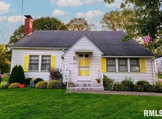 709 S Main St, Eureka, IL