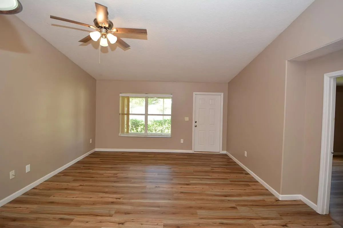 7 Ryarbor Dr Unit B — Photo 3