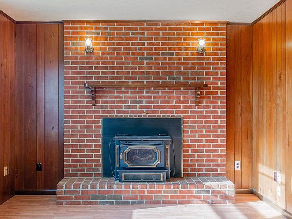 5th image of 8611 Clarence Dr