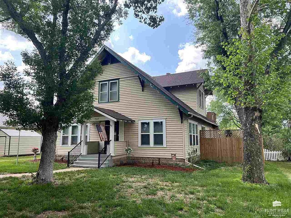 207 E 2nd St, Glasco, KS 67445 MLS 20231364 Zillow