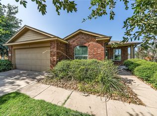 220 Pack Horse Dr, Bastrop, TX 78602
