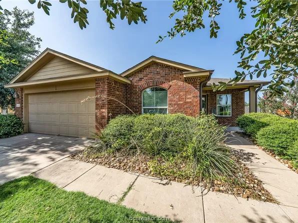 220 Pack Horse Dr, Bastrop, TX 78602