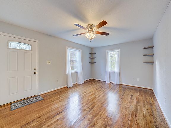 4th image of 1811 Pexton Ave