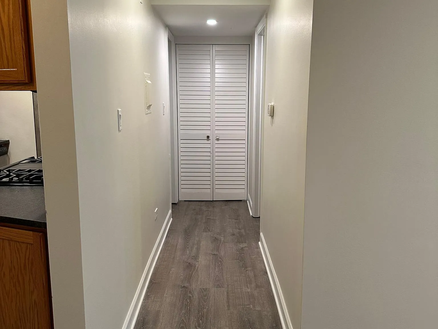 1609 N Windsor Dr — Photo 2