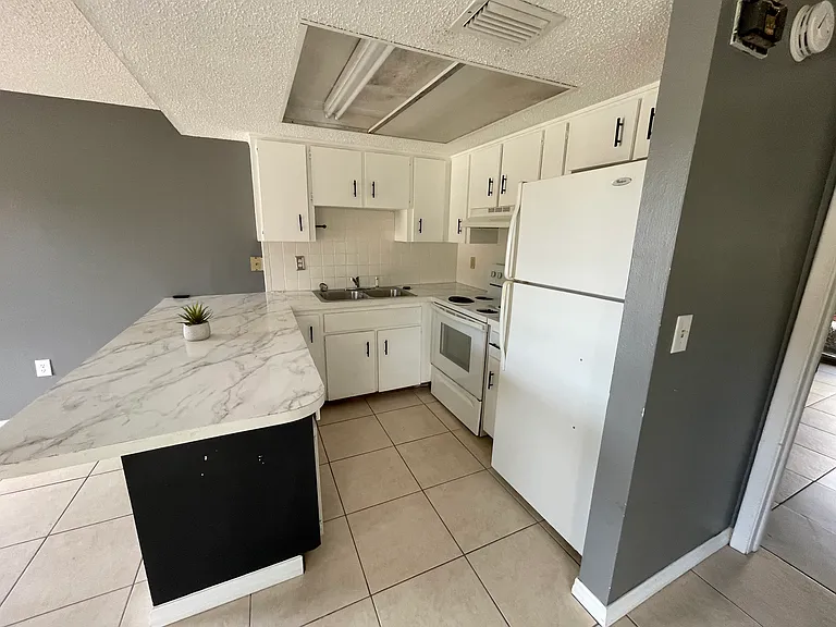 5424 James St #5424 — Photo 5