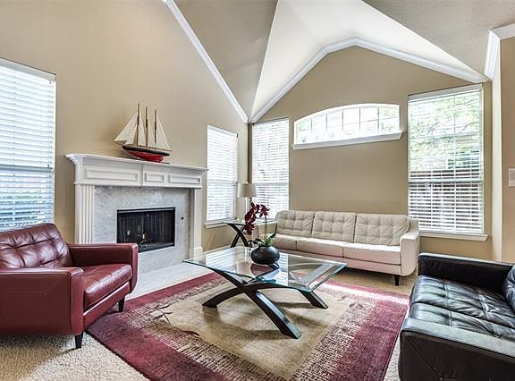 4th image of 102 Heatherstone Dr