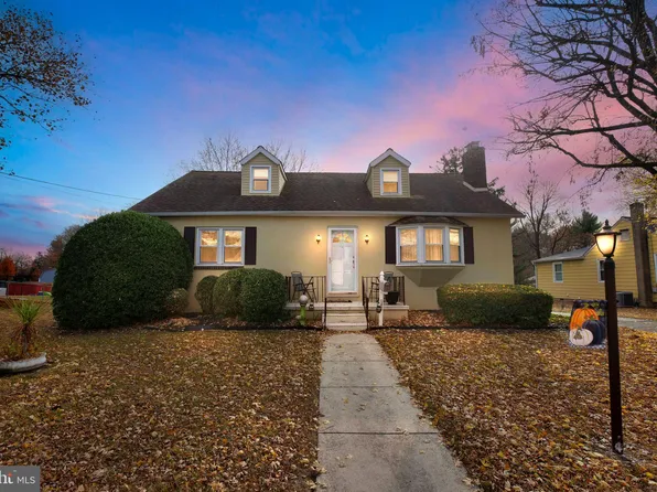 142 Oxford Rd, Cinnaminson, NJ 08077