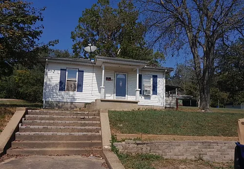 201 Graham St Photo 1