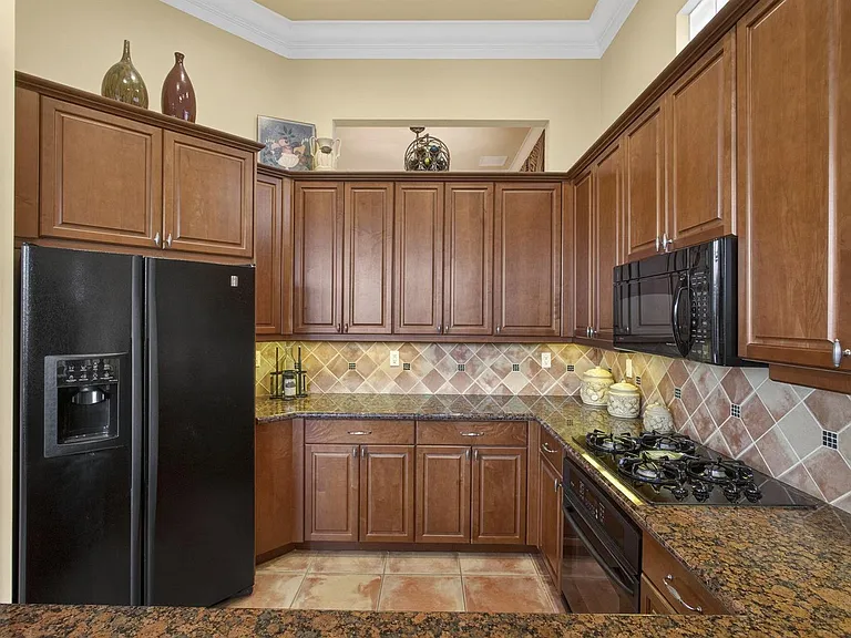 207 Andalusia Dr — Photo 17