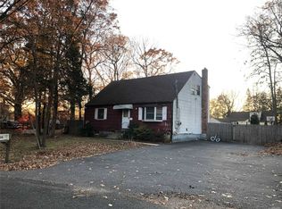 28 Main Ave, Centereach, NY