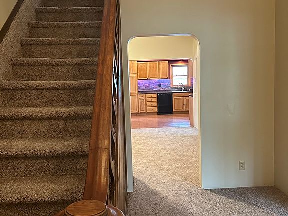 4th image of 406 D Ave