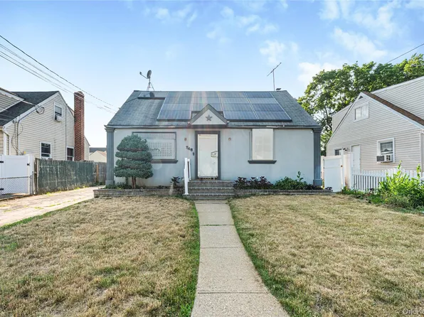 740 Barry Place, Uniondale, NY 11553