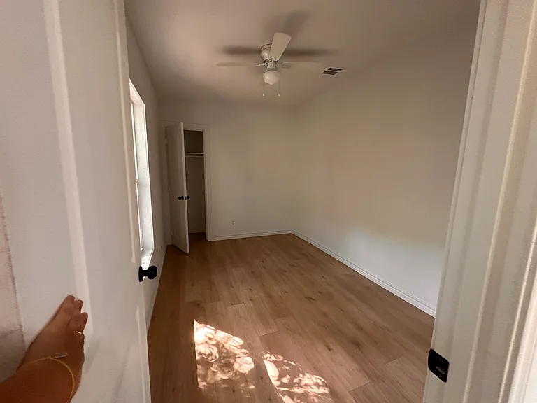 2438 Harding St — Photo 12