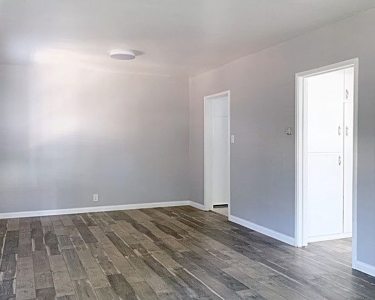 5th image of 996 N Los Robles Ave